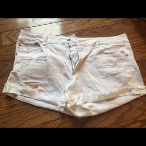 American Eagle white high rise festival jean short